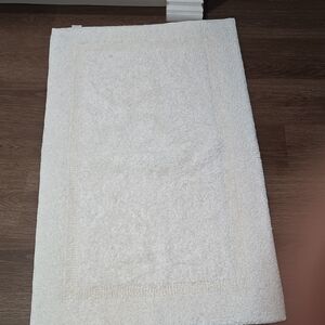 Restoration Hardware Cream Bath Mat 30"by 51"